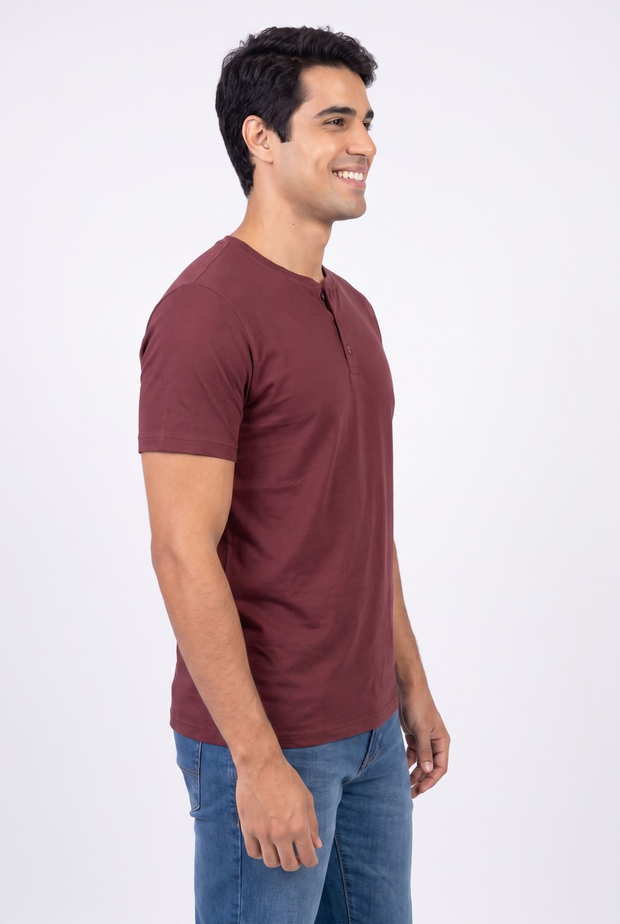 Camiseta-masc-botoes-liso-pomegranate-vermelho-escuro-P