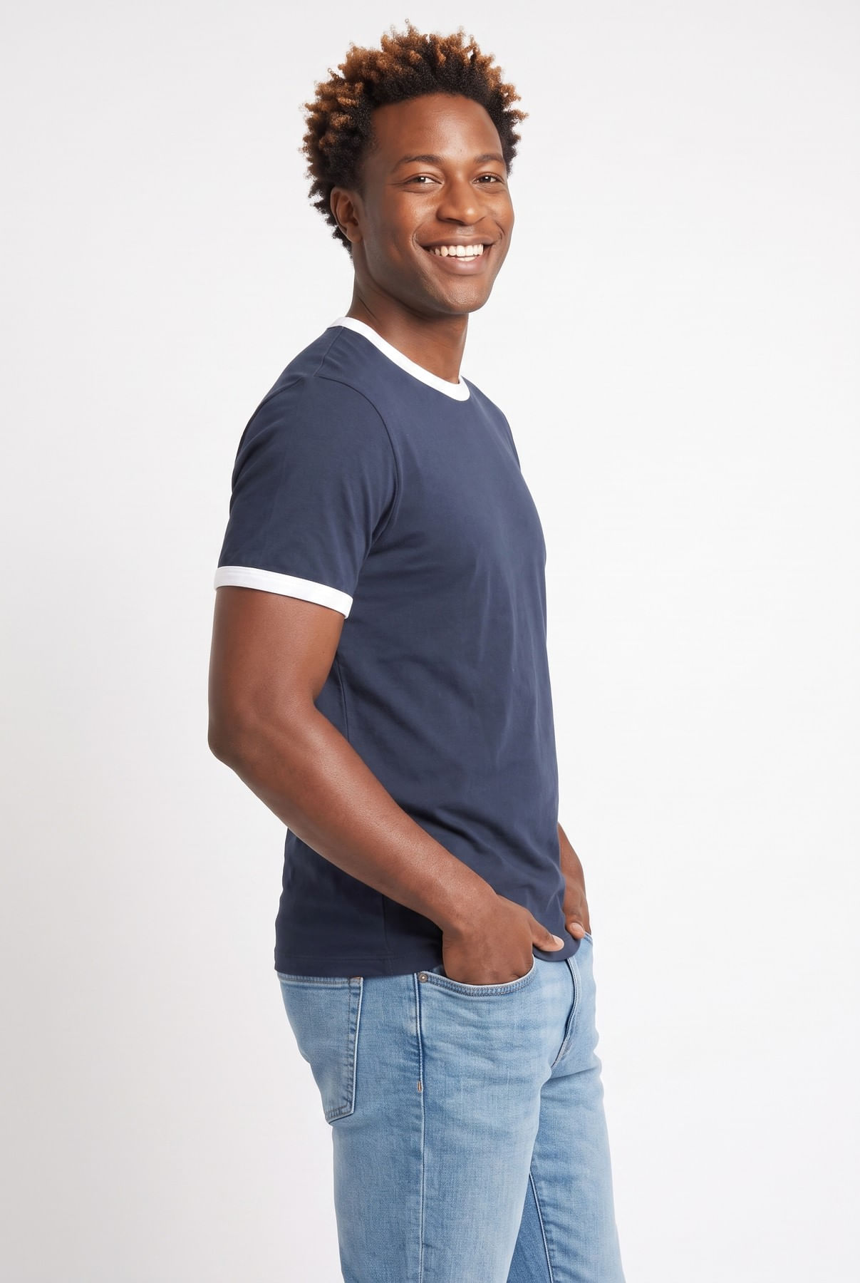 Camiseta-masc-contraste-marinho-branco-azul-escuro-G
